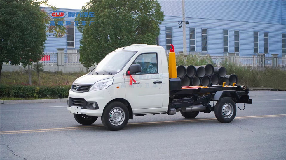 (3方)福田祥菱藍(lán)牌鉤臂垃圾車