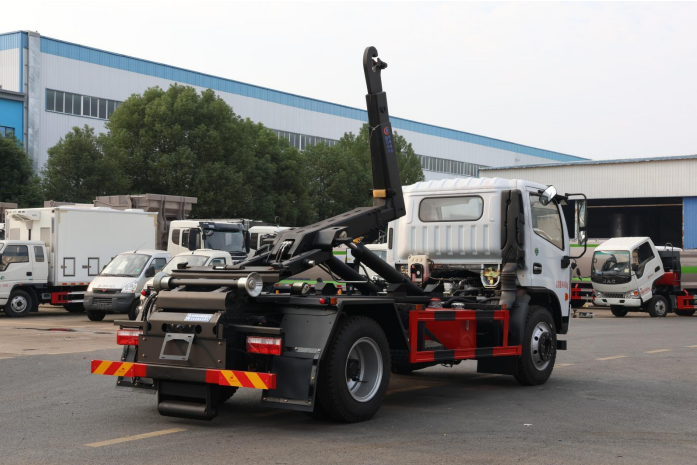 (12方)東風(fēng)D9勾臂垃圾車(chē)