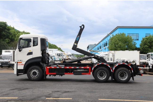 (20方)東風天龍后雙橋勾臂垃圾車